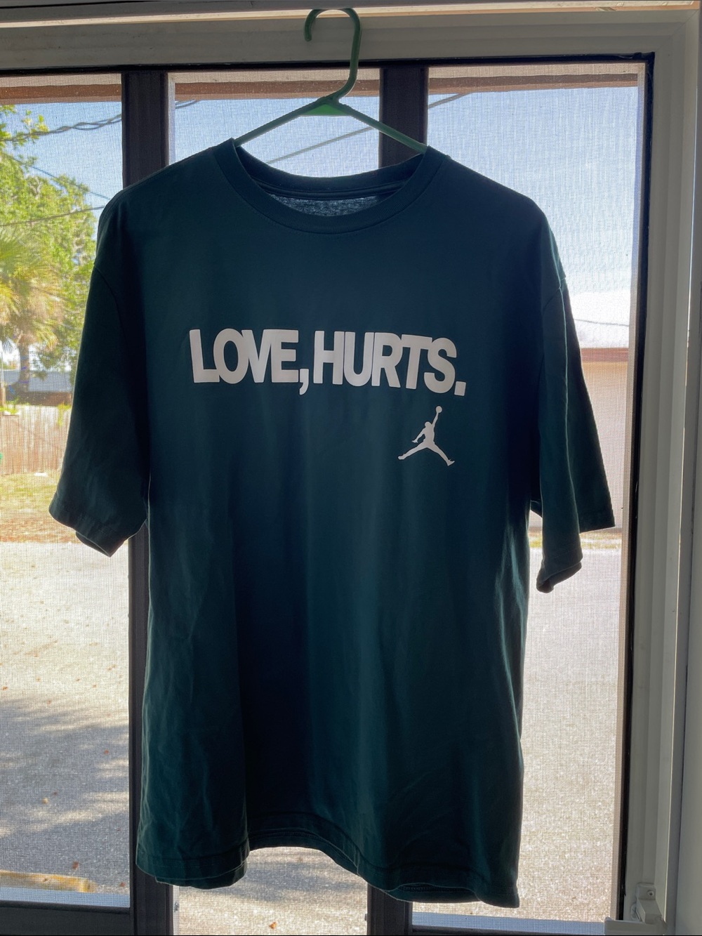 Like New Jordan hoops Jalen Hurts LOVE, HURTS. T (M) - Picture 2 of 6